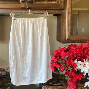 Vintage Vassarette Nylon Off White Midi Slip